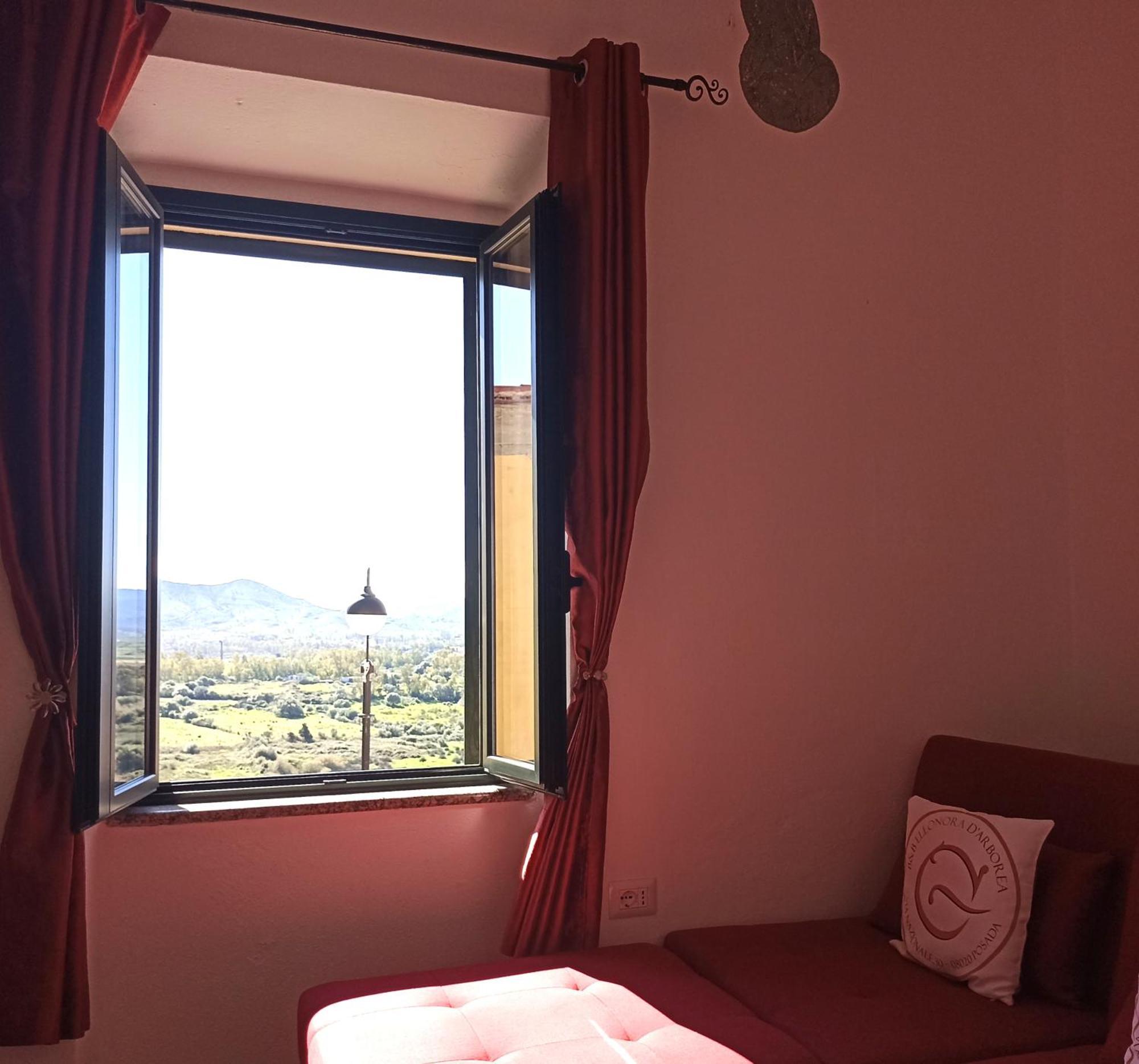 B&B Eleonora D'Arborea, Centro Storico ポザーダ エクステリア 写真
