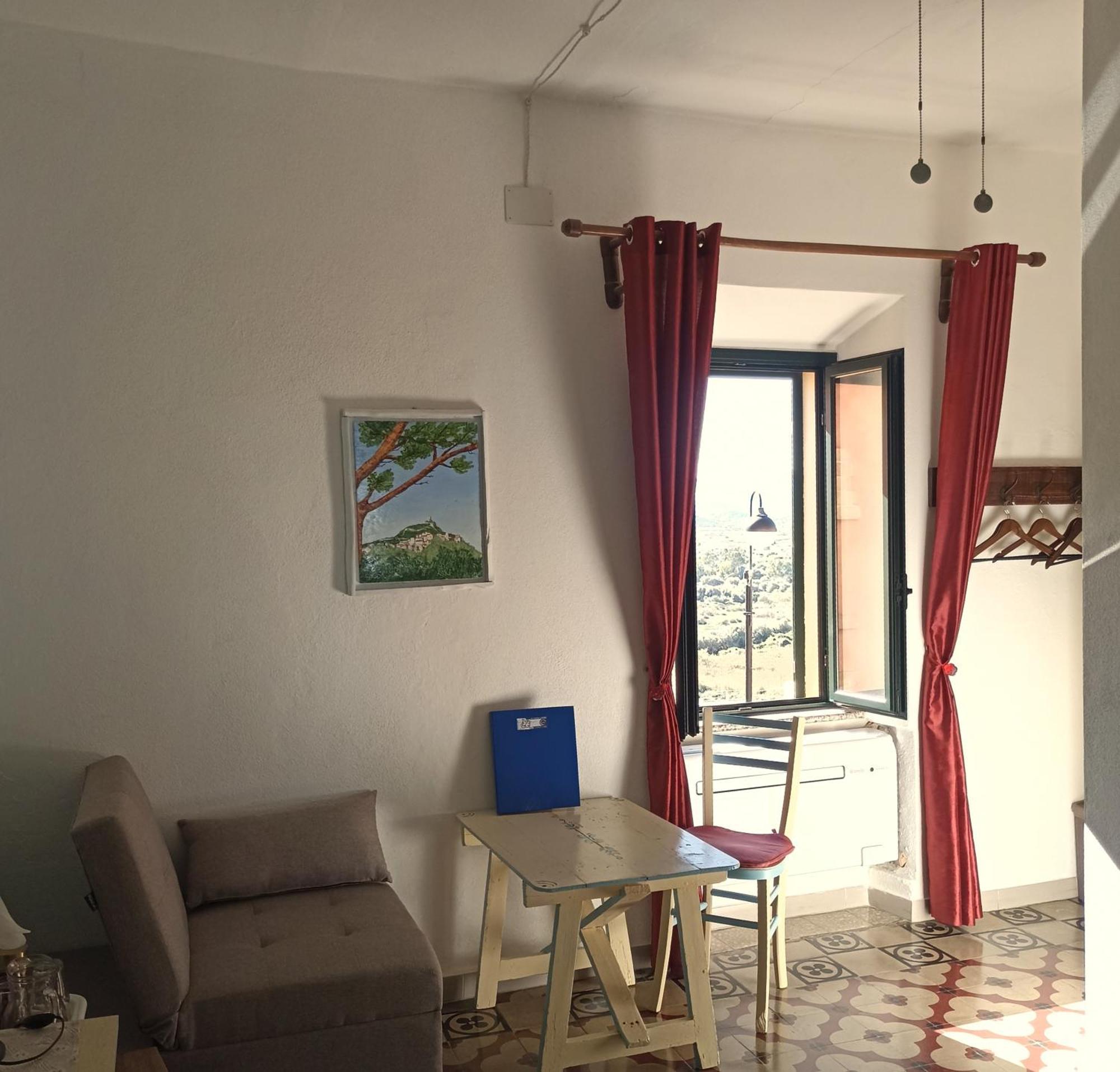 B&B Eleonora D'Arborea, Centro Storico ポザーダ エクステリア 写真