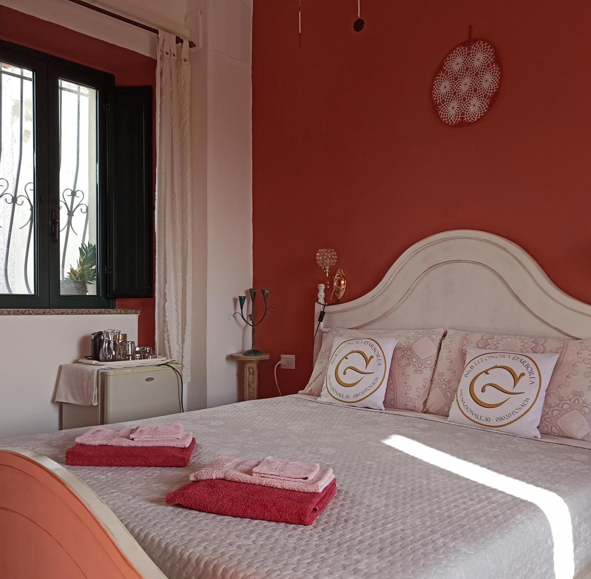 B&B Eleonora D'Arborea, Centro Storico ポザーダ エクステリア 写真