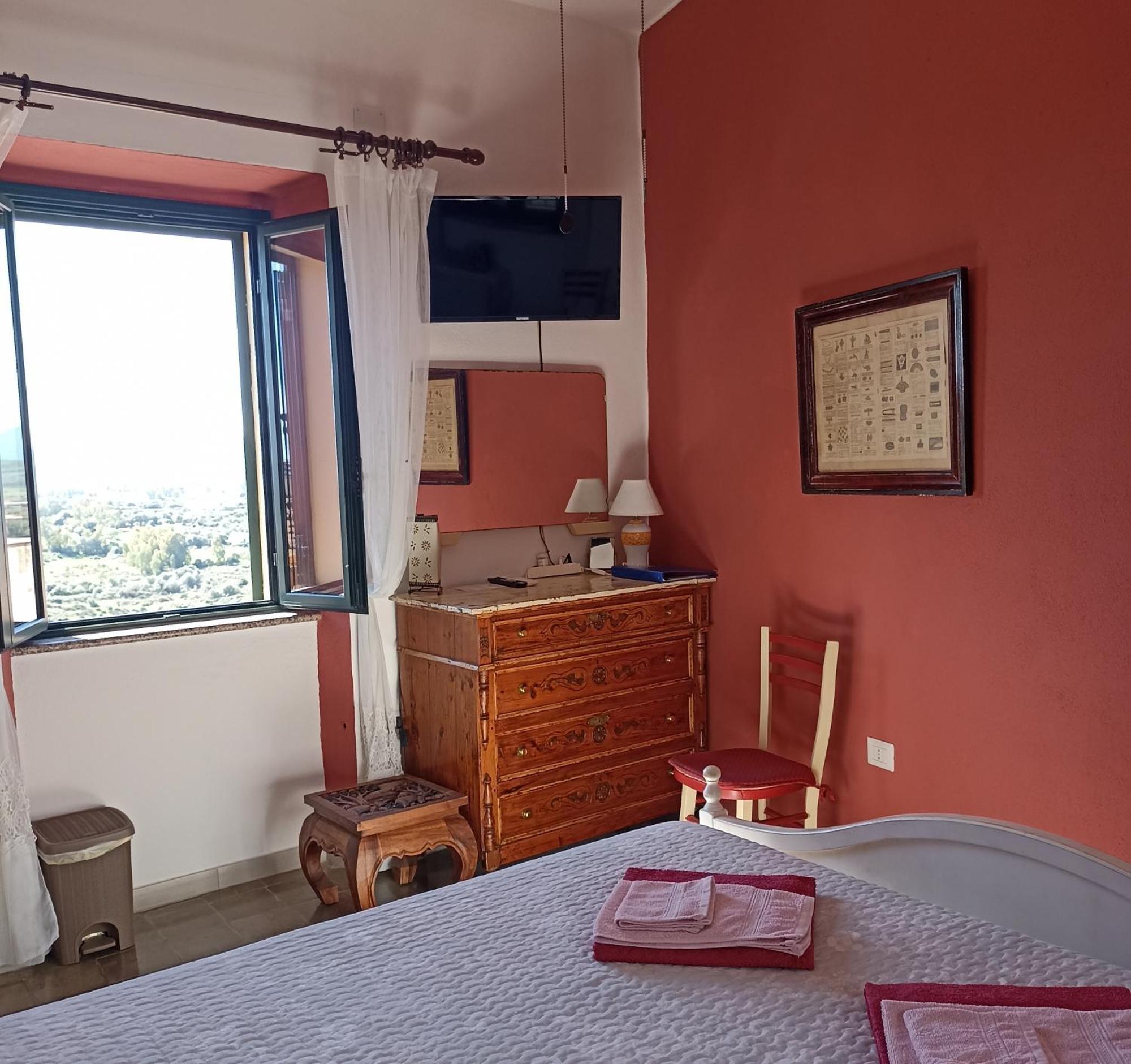 B&B Eleonora D'Arborea, Centro Storico ポザーダ エクステリア 写真