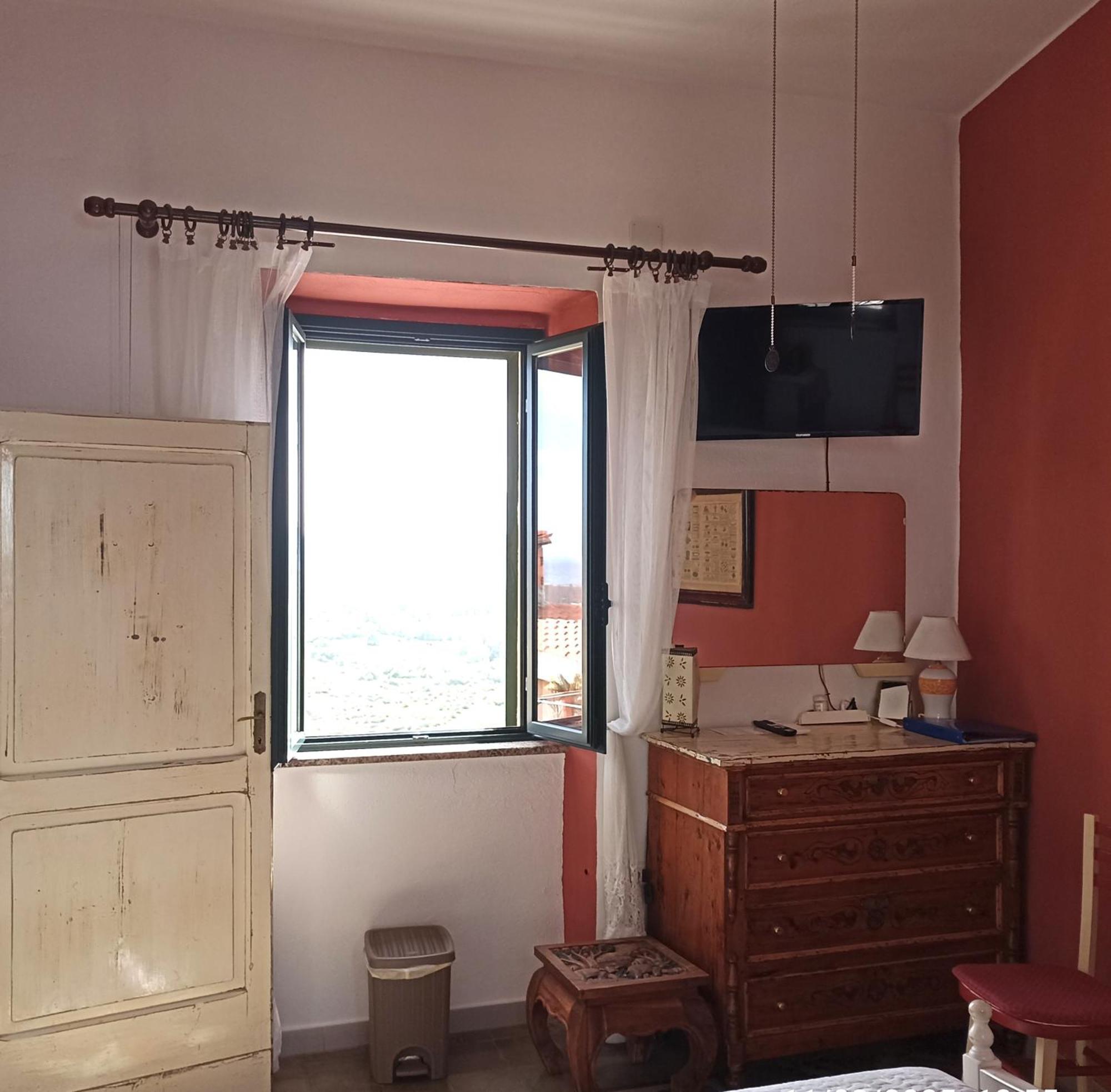 B&B Eleonora D'Arborea, Centro Storico ポザーダ エクステリア 写真