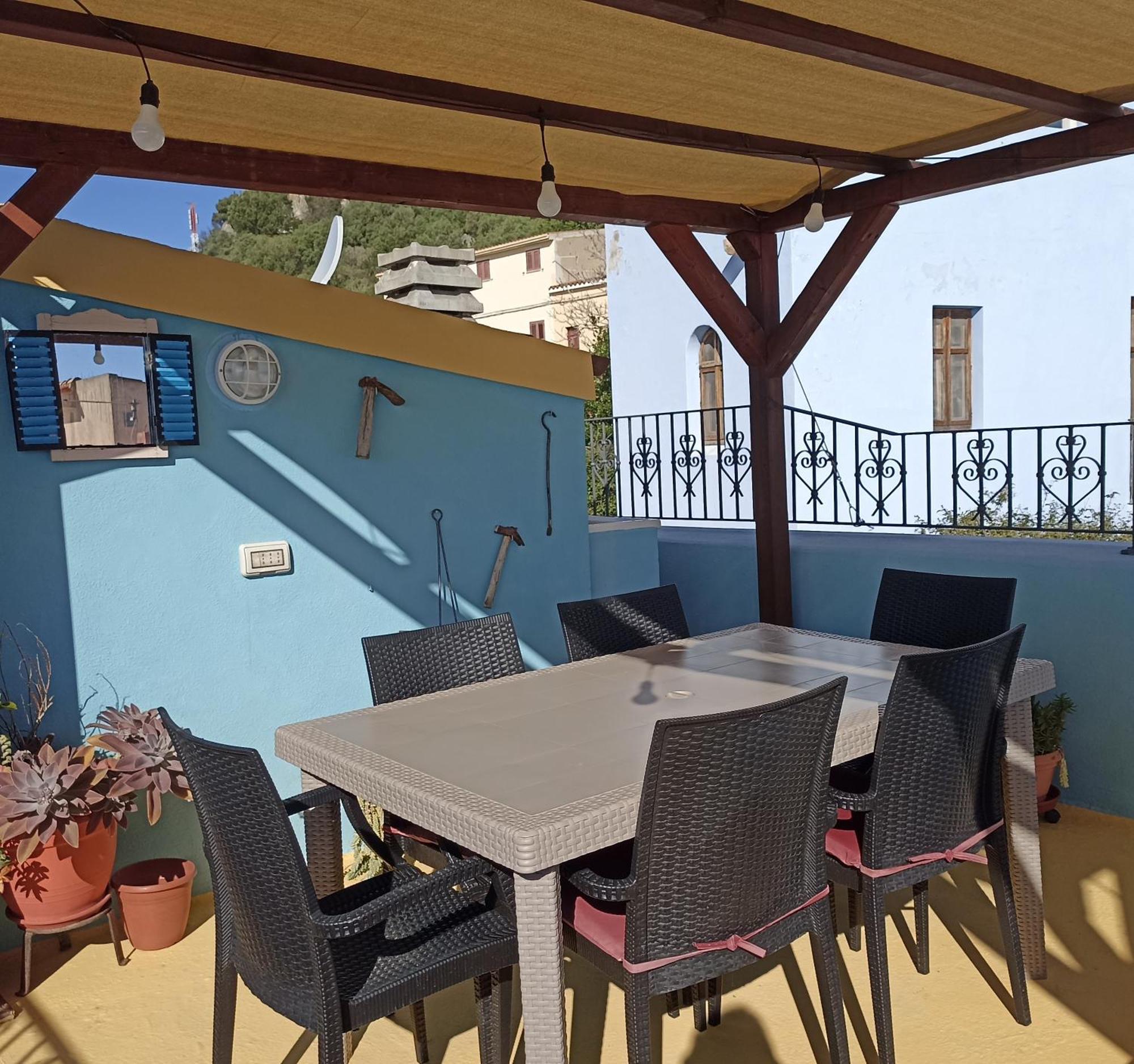 B&B Eleonora D'Arborea, Centro Storico ポザーダ エクステリア 写真
