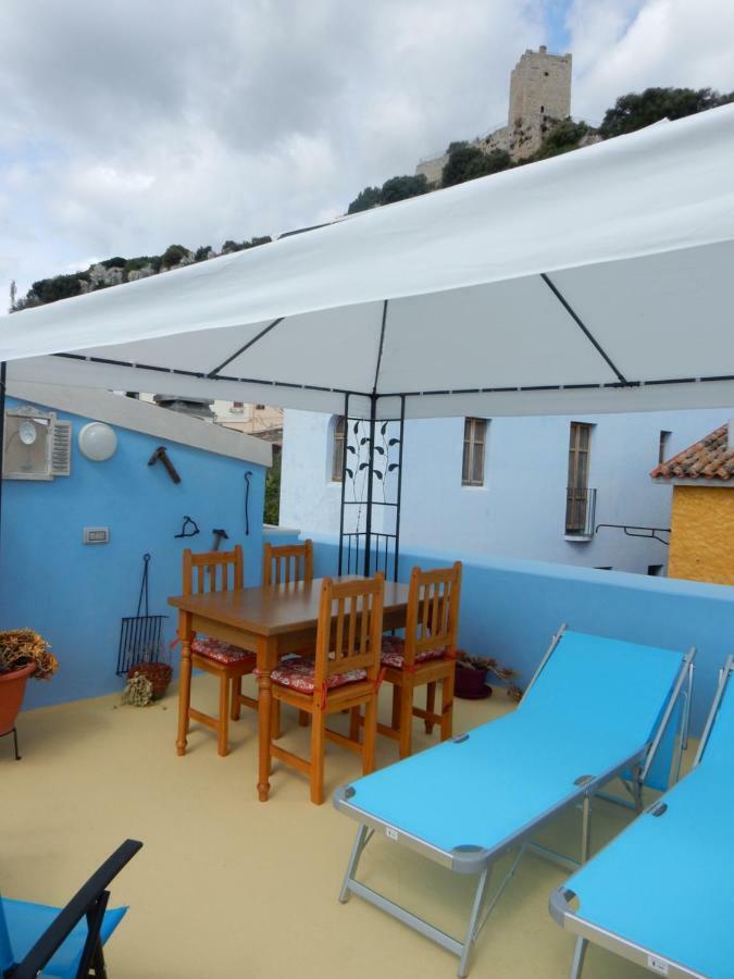 B&B Eleonora D'Arborea, Centro Storico ポザーダ エクステリア 写真